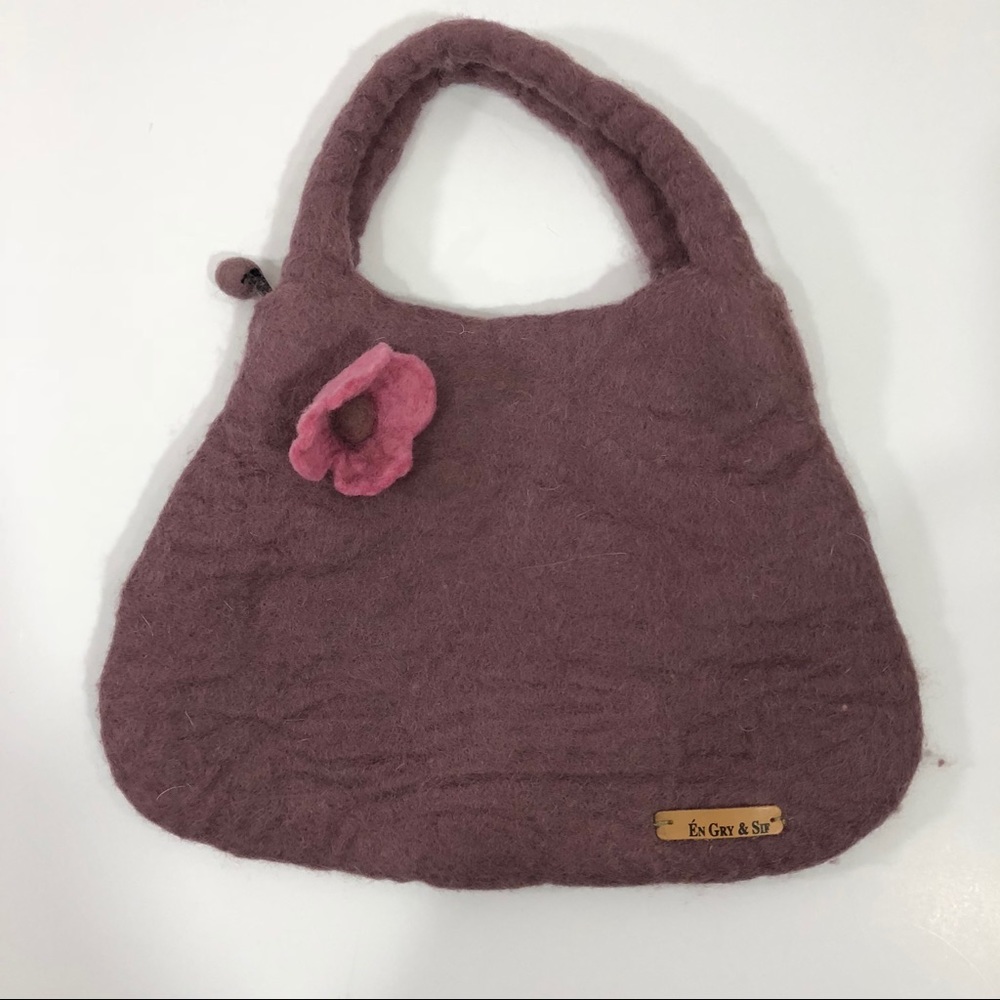 En Gry & Sif Felt Wool Bag With Flower
